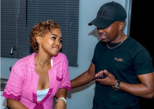 59 Sminofu – Sajola Kamnandi Ft. Zee Nxumalo