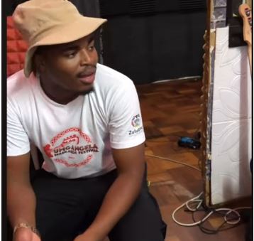 45 Mahostela – Ukhethani Phakathi Kothando Ft. Shenge