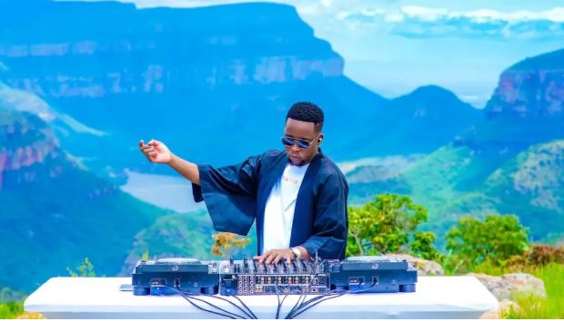 Romeo Makota – DECEMBER AMAPIANO MIX 2025